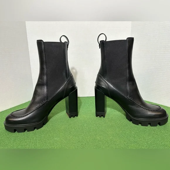 Christian Louboutin Black Calfskin Leather Glory 100 Booty Boots Womens 40 US 10